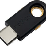 Yubico Security key 5060408461488 / YubiKey 5C Gold on Black